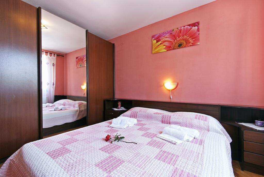 Apartments Elda Rovinj Room photo